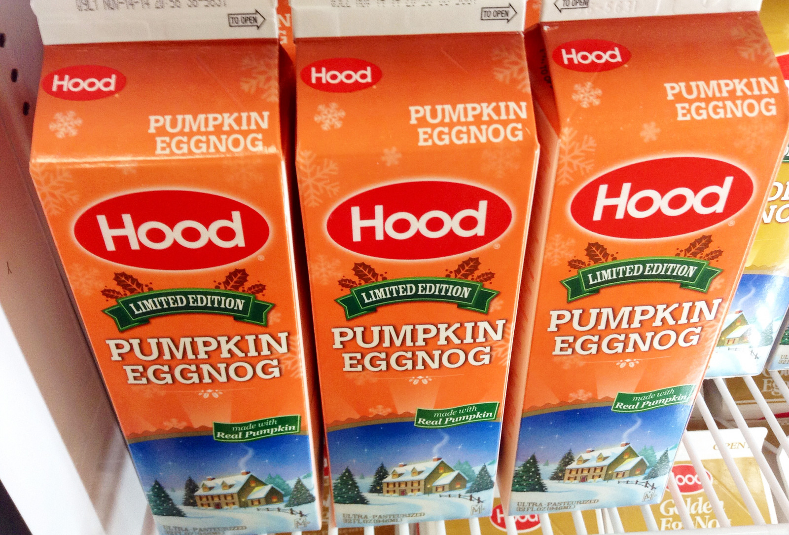 hood eggnog packaging design